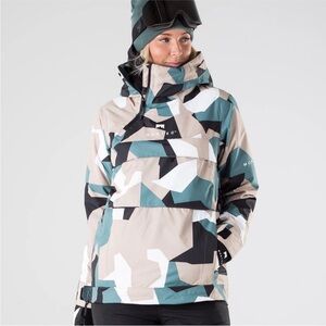 Montec Women's Ski Jacket in Green Camo